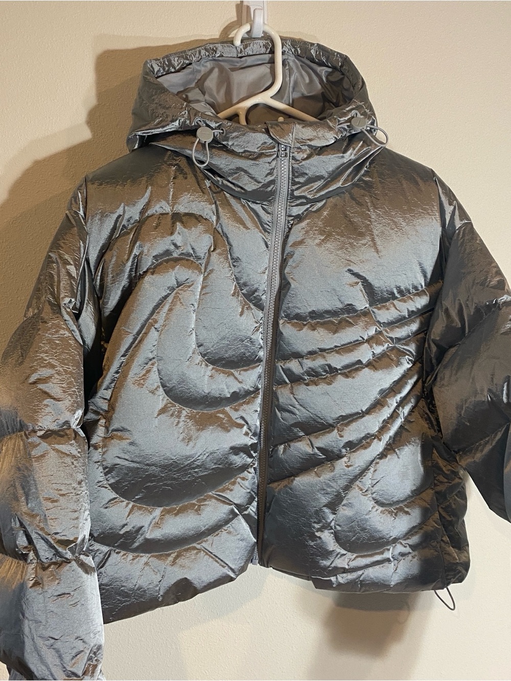 Nike Swoosh Series Oversized Down Puffer Jacket Silver IB2003 095 $295 - Large